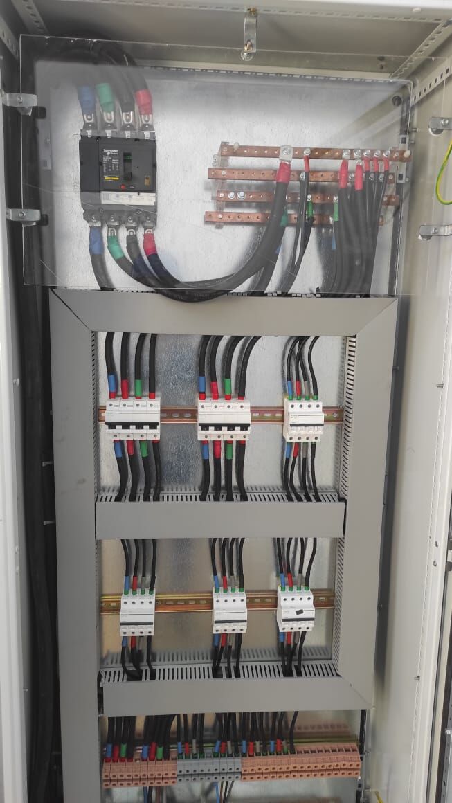 Armoire électrique câblée